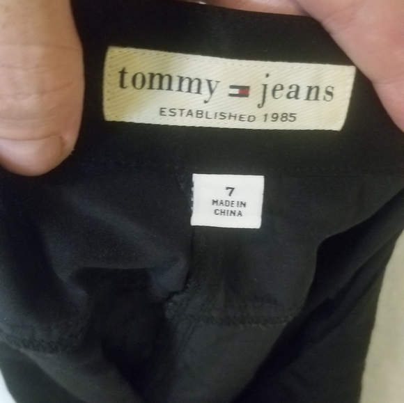 Sexy Tommy Hilfiger Tommy Jeans Silk Skirt🍷CAN 2/$30(COPY) - Picture 3 of 9